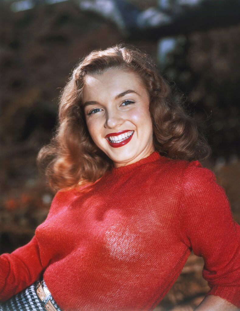 Norma Jeane Mortenson who went on to become Marilyn Monroe loved a red lip. 