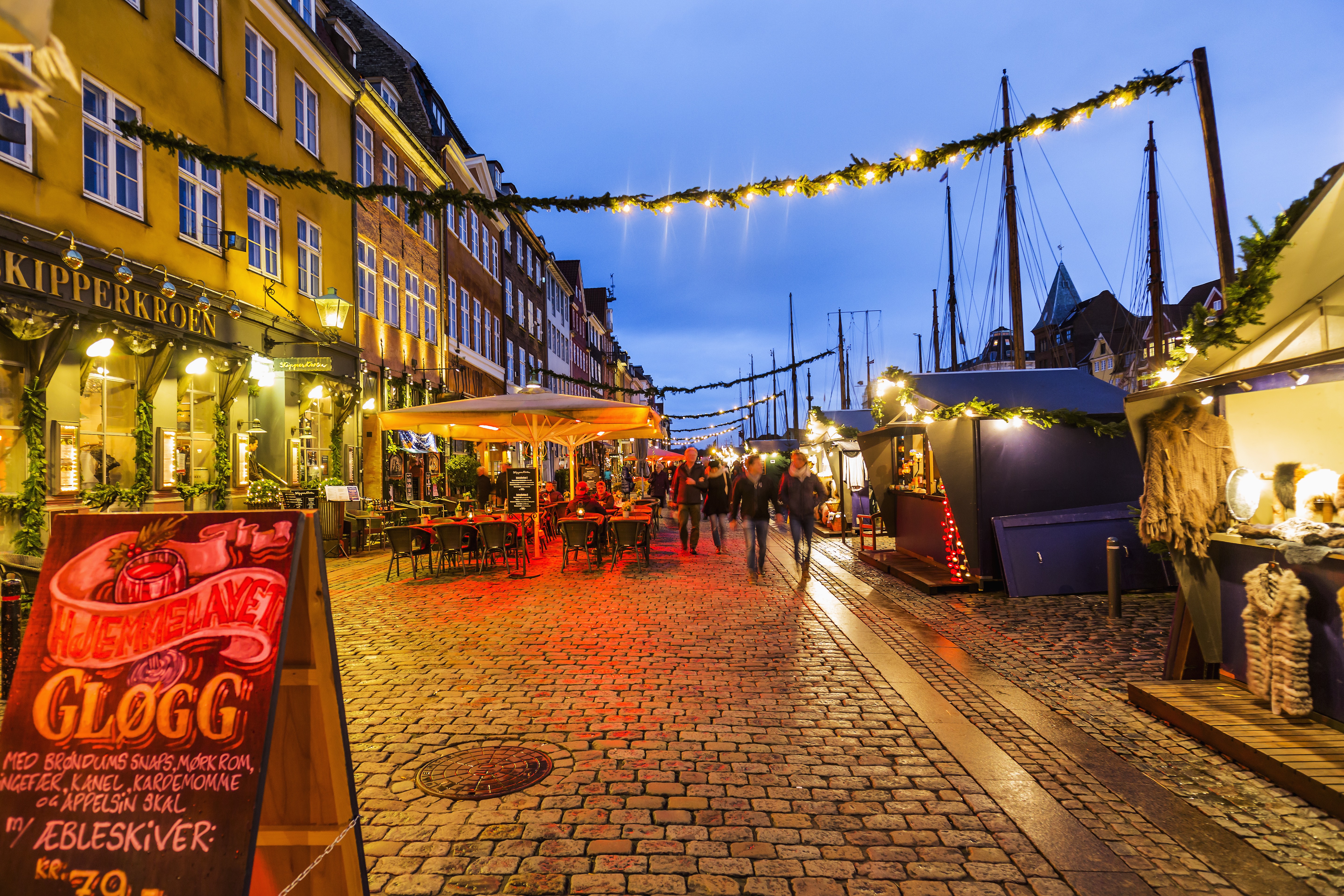 Denmark, Sjelland, Copenhagen . The Nyhavn Christmas Market, the Christmas market along the famous canal.