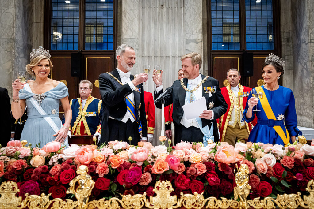 AMSTERDAM, NETHERLANDS - APRIL 17: King Willem-Alexander of The Netherlands, Queen Maxima of The Netherlands, King Felipe of Spain and Queen Letizia of Spain attend the official state banquet on April 17, 2024 in Amsterdam, Netherlands. The Spanish King and Queen are in The Netherlands for a two day state visit.(Photo by Patrick van Katwijk/Getty Images)
